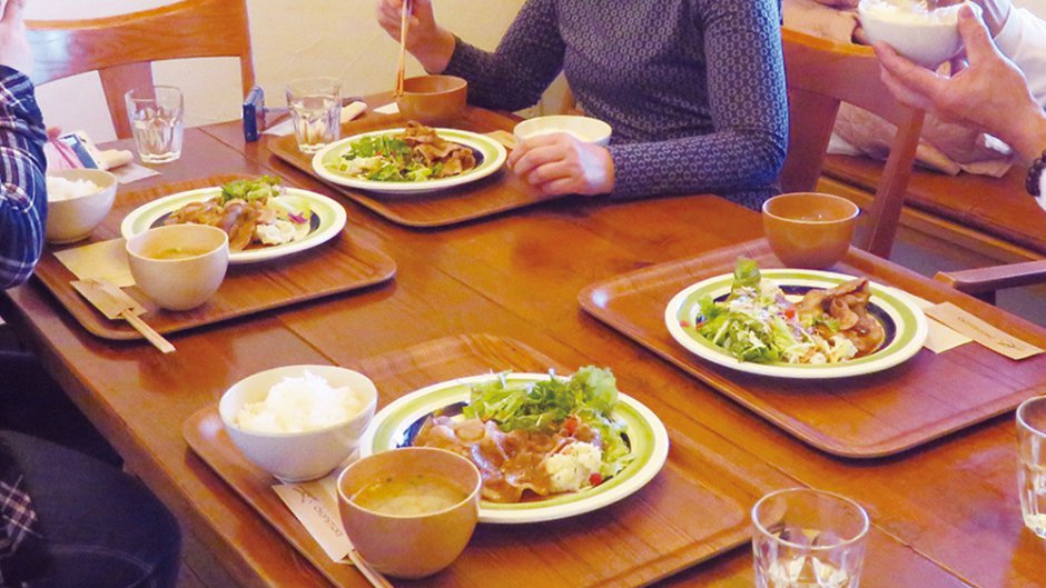 地元で人気のカフェでもランチ★